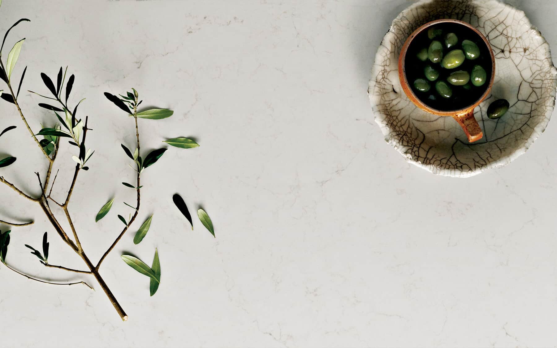 5141_frosty_carrina_olives_2400_1080_opt