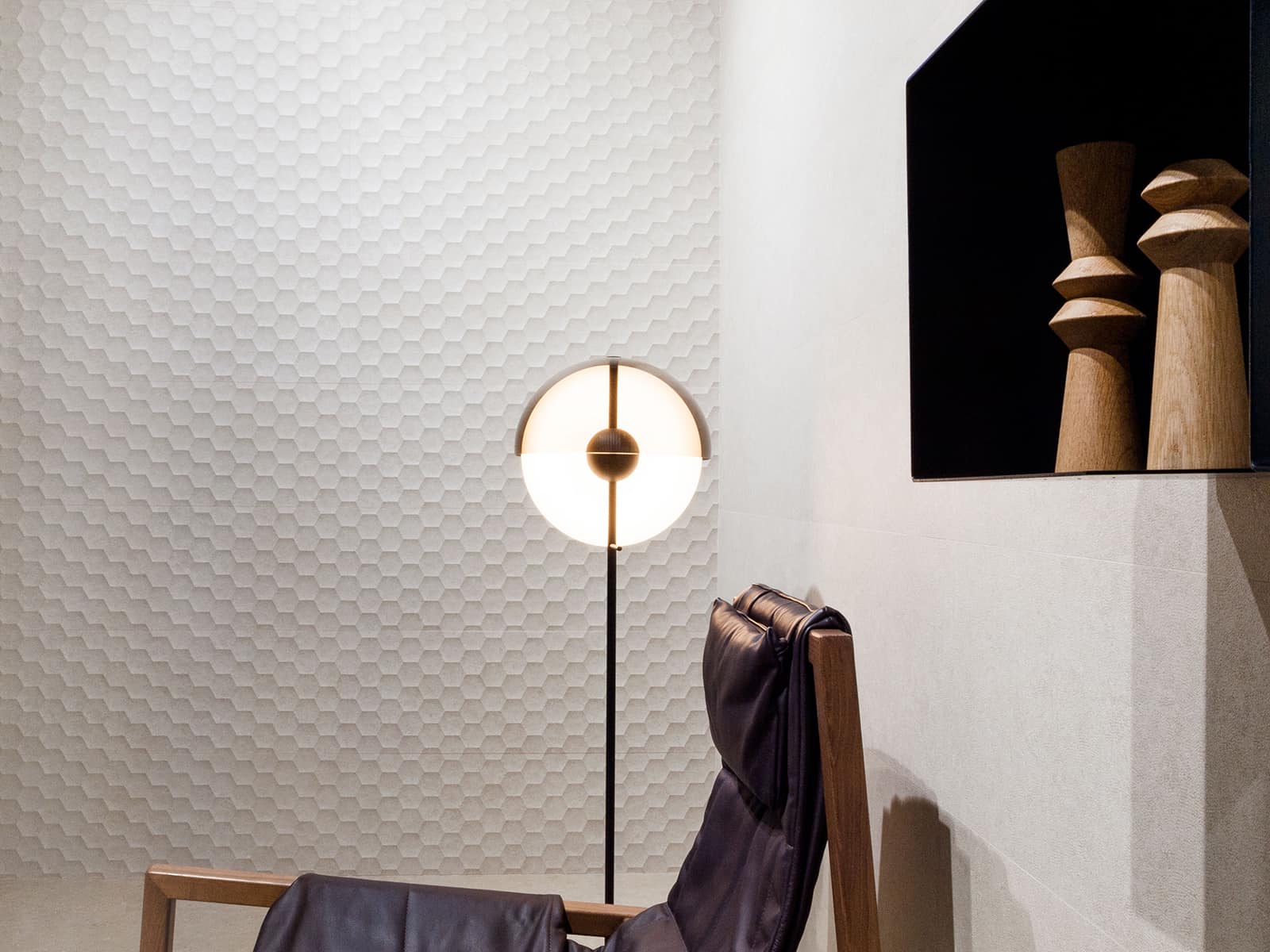 BEREN-WALL-LIGHT-GREY-SIX+DOT