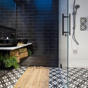 BRICK GLOSSY BLACK POLISHED 10X30