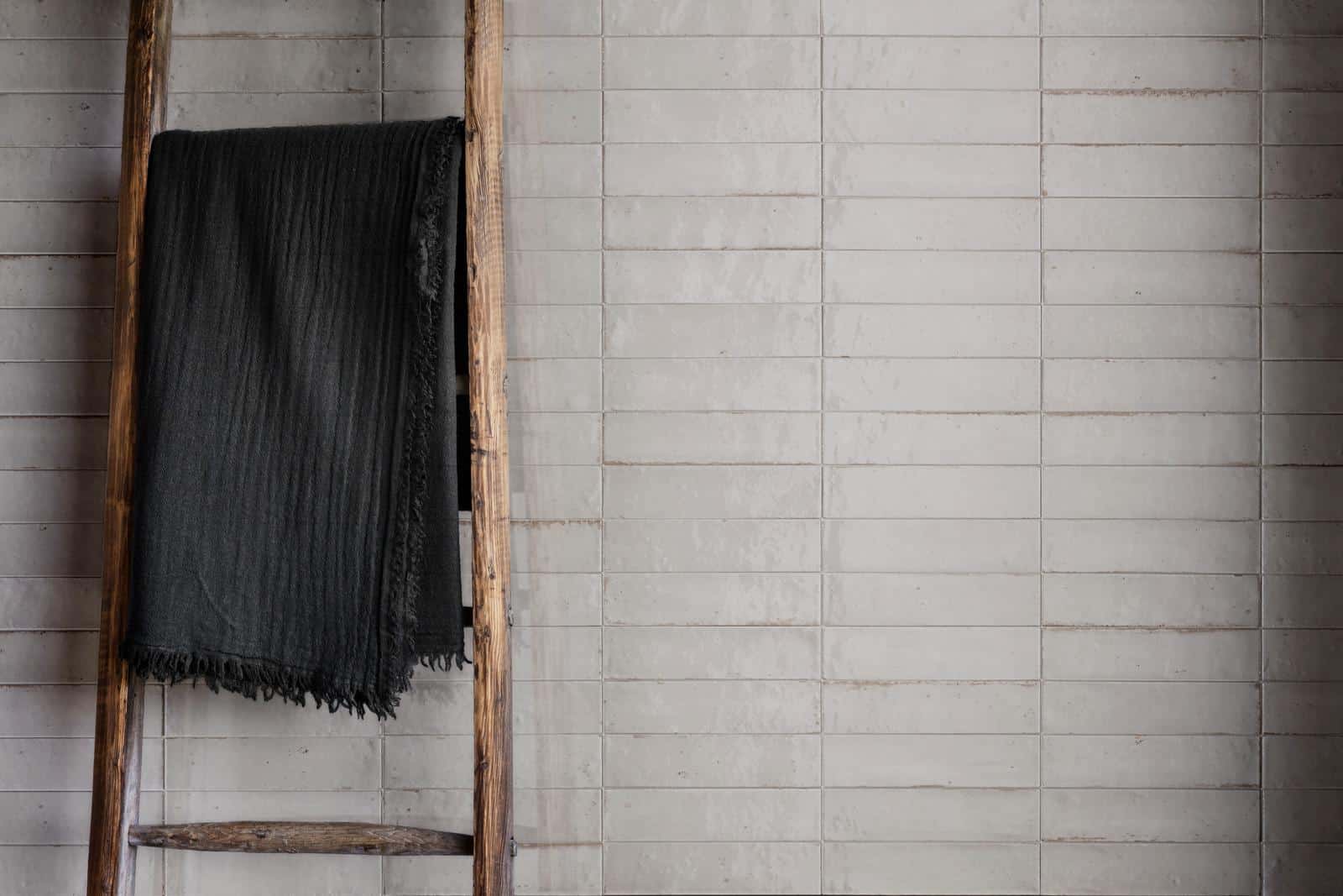 LUME WHITE GLOSSY EFFECT 1